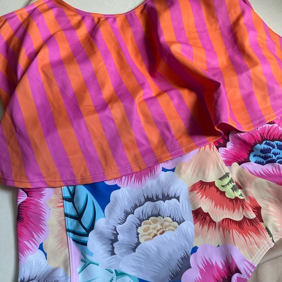 Kortni Jeane Swim Top - Picture 4 of 5